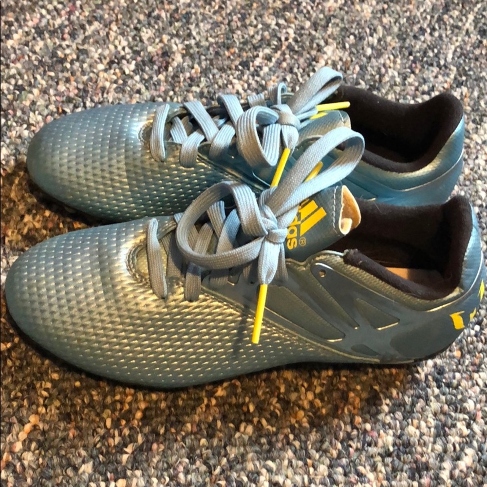 Adidas Messi girls cleats 3 1/2